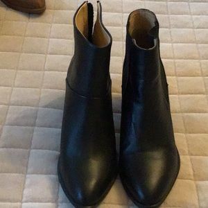 Nisolo Dari commuter boot.size 8.never worn.currently on site